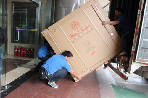 蚌山钢琴贵重工艺品无忧运